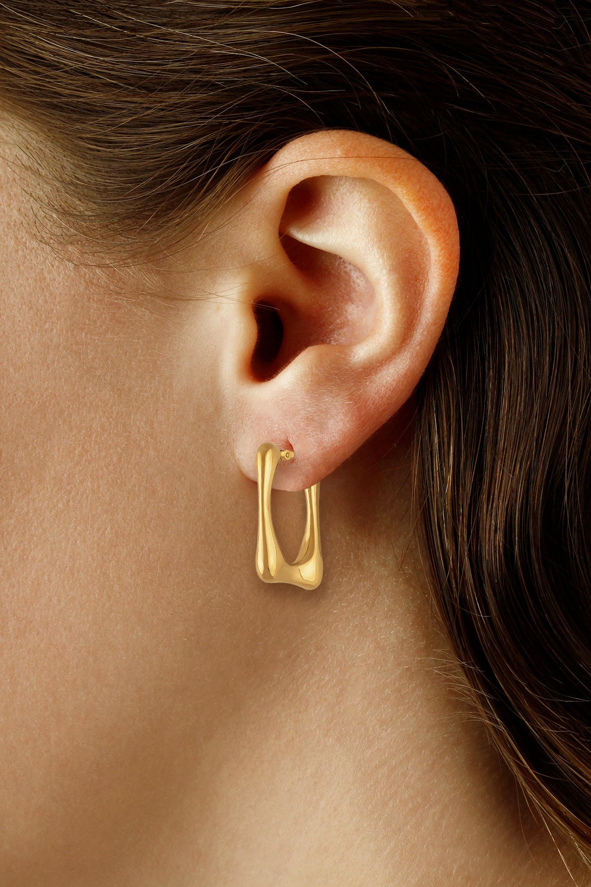 CARLA 14K YELLOW GOLD MEDIUM SQUARE FREEFORM HOOP EARRINGS