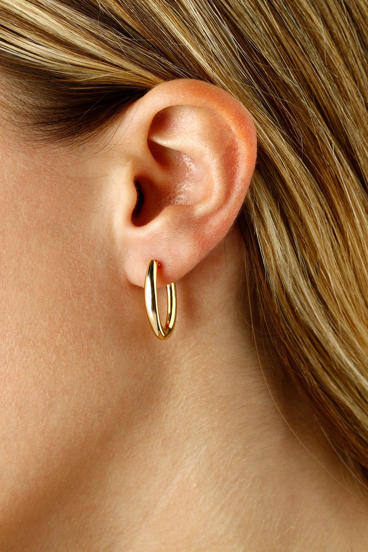 CARLA 14K YELLOW GOLD SMALL POLISHED OVAL HOOP EARRINGS