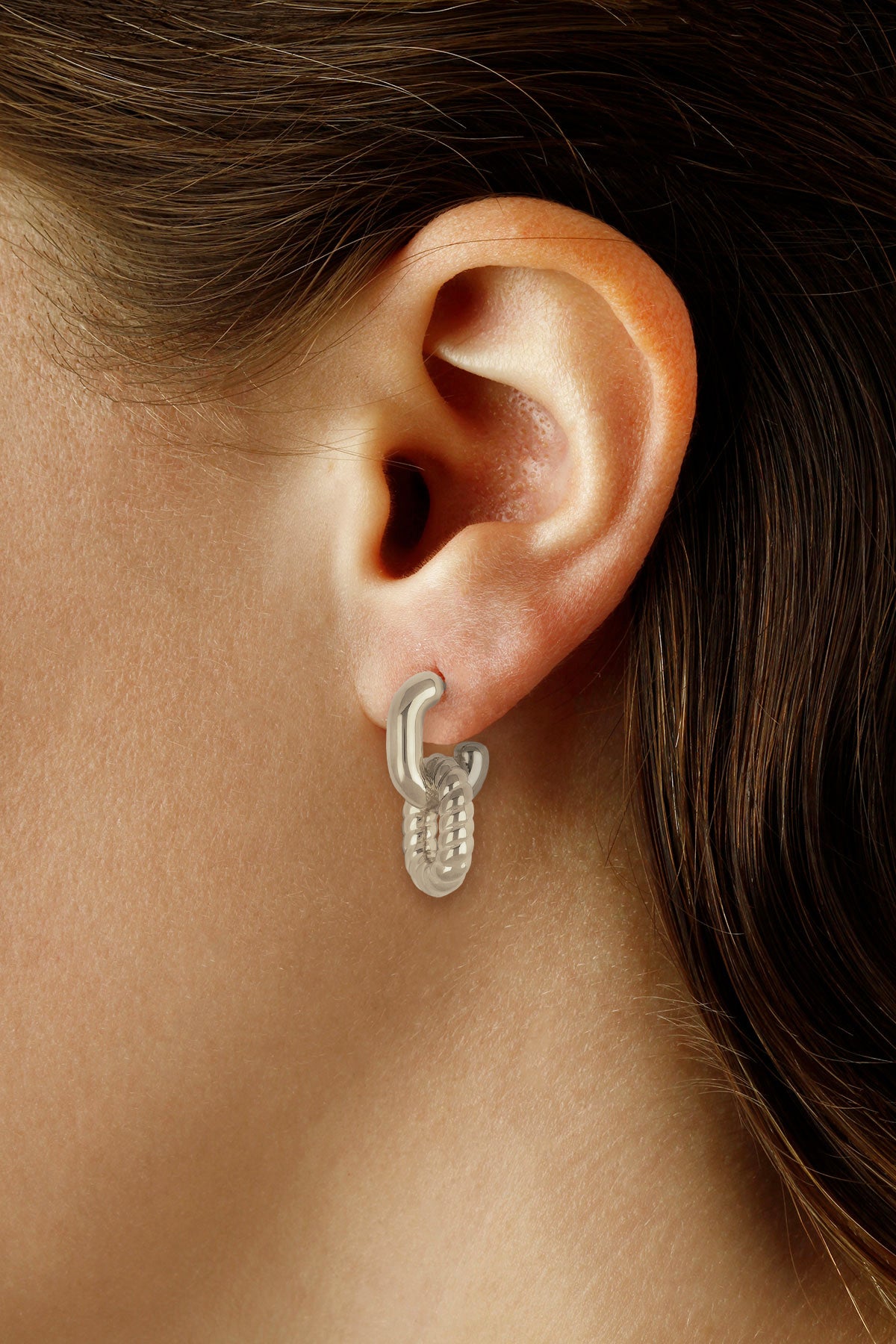 CARLA STERLING SILVER SMALL OVAL DOUBLE LINK TWIST HOOP EARRINGS