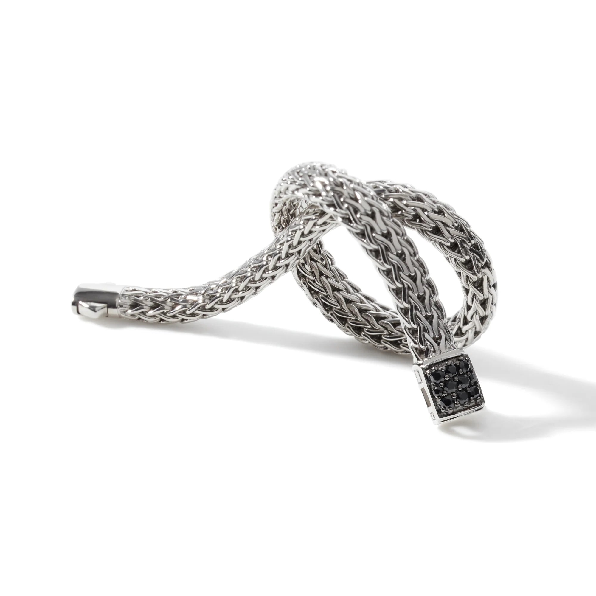 JOHN HARDY ICON STERLING SILVER BRACELET WITH TREATED BLACK SAPPHIRE PUSHER CLASP SIZE MEDIUM.