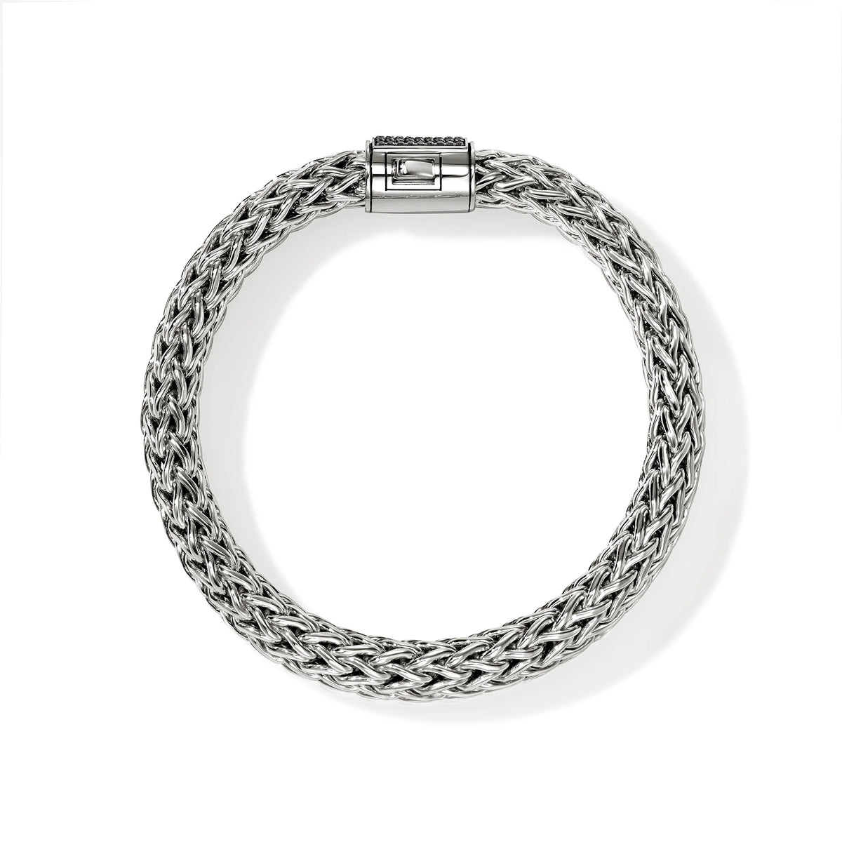 JOHN HARDY ICON 10.5MM STERLING SILVER BRACELET WITH TREATED BLACK SAPPHIRE PUSHER CLASP. SIZE MEDIUM