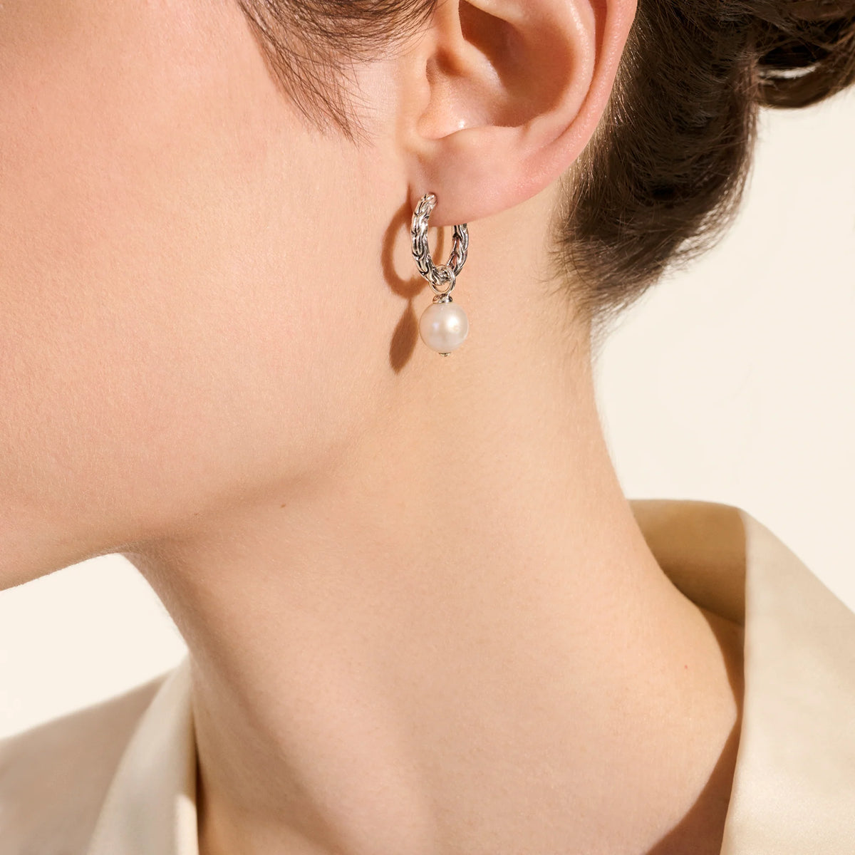 JOHN HARDY ESSENTIAL PEARL HOOP EARRING, STERLING SILVER, 16MM