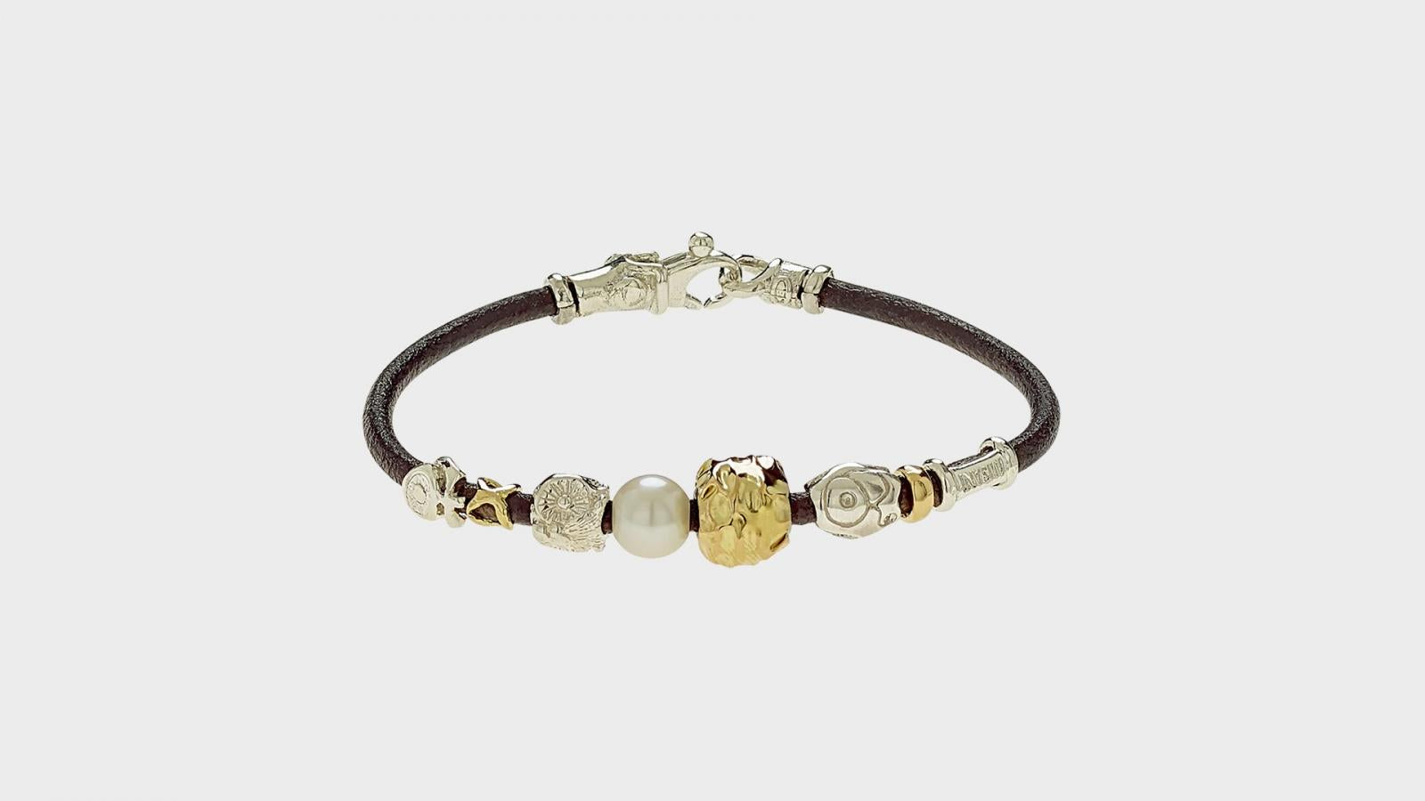 3MM LEATHER BRACELET WITH HANDMADE 18K GOLD AND SILVER ELEMENTS, NATURAL WHITE FRP PEARL, FINISHED WITH A SILVER LOBSTER CLASP
