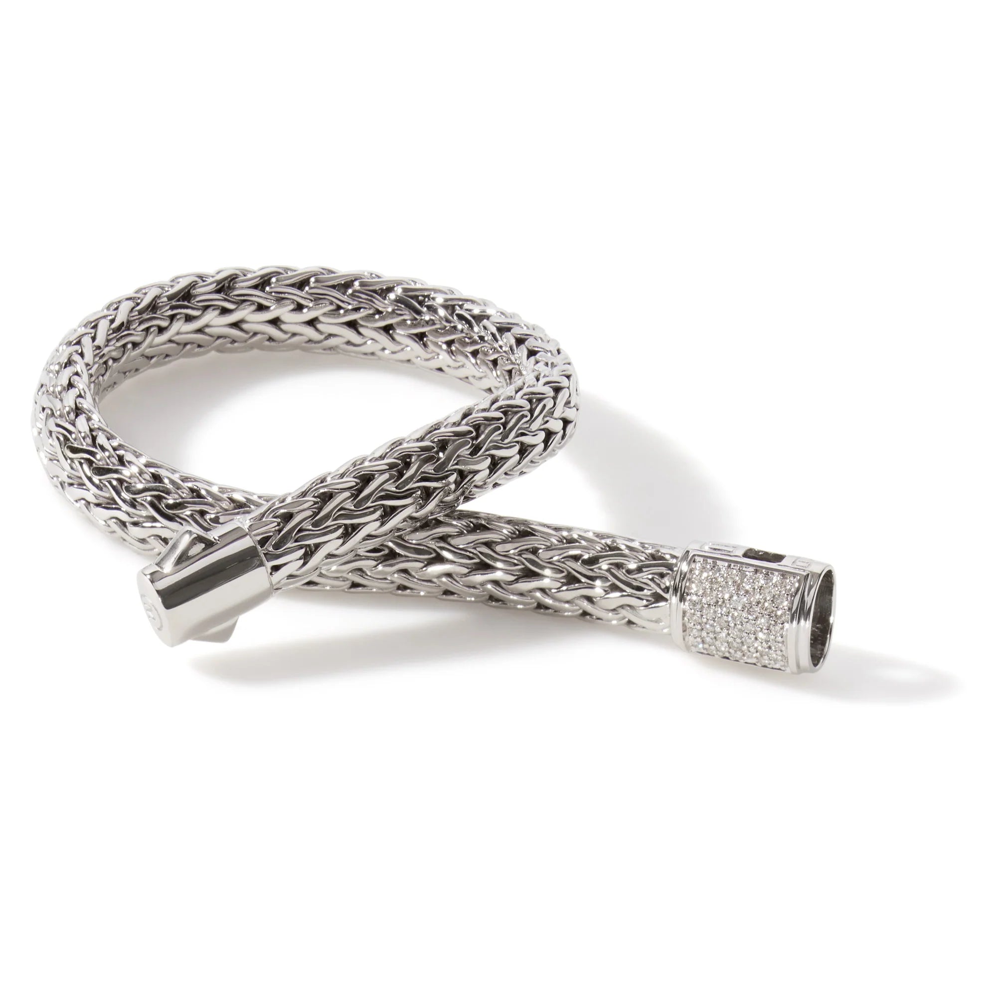 JOHN HARDY ICON MEDIUM STERLING SILVER BRACELET, PAVE DIAMOND PUSHER CLASP 0.24CT TW. SIZE MEDIUM