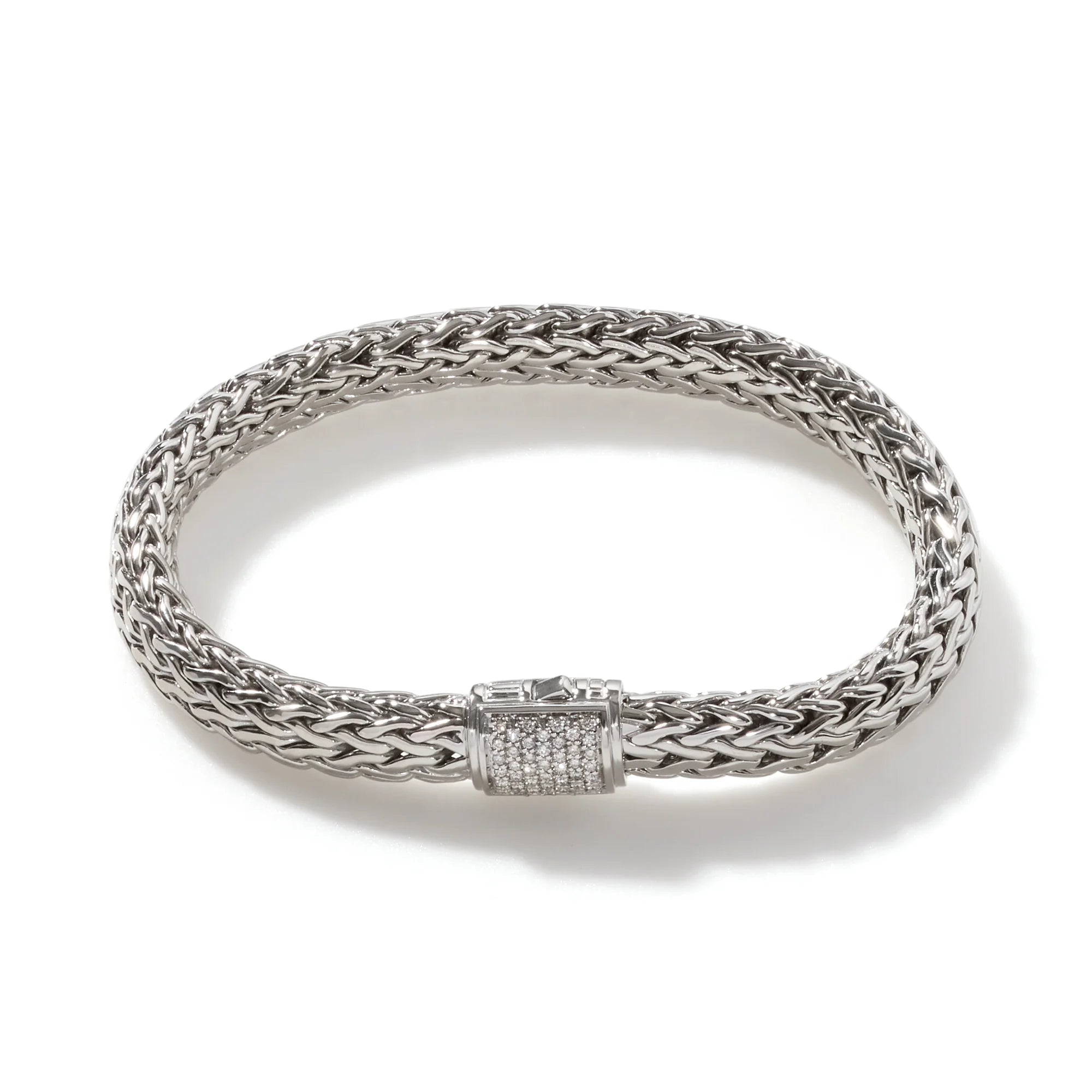 JOHN HARDY ICON MEDIUM STERLING SILVER BRACELET, PAVE DIAMOND PUSHER CLASP 0.24CT TW. SIZE MEDIUM