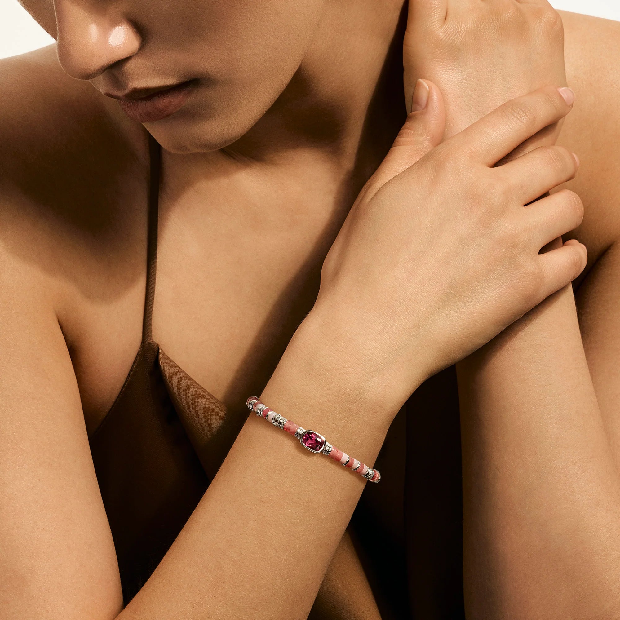 JOHN HARDY HEISHI STERLING SILVER BEAD BRACELET WITH 8 X 6MM RHODOLITE AND 4MM TREATED RED QUARTZ, RHODOCHROSITE AND PINK OPAL BEADS WITH PUSHER CLASP, SIZE MEDIUM