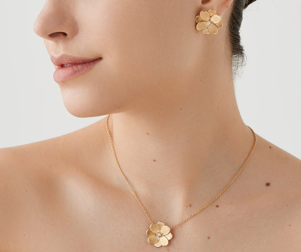 MARCO BICEGO PETALI 18K YELLOW GOLD FLOWER NECKLACE SET WITH A ROUND DIAMOND 0.08CT