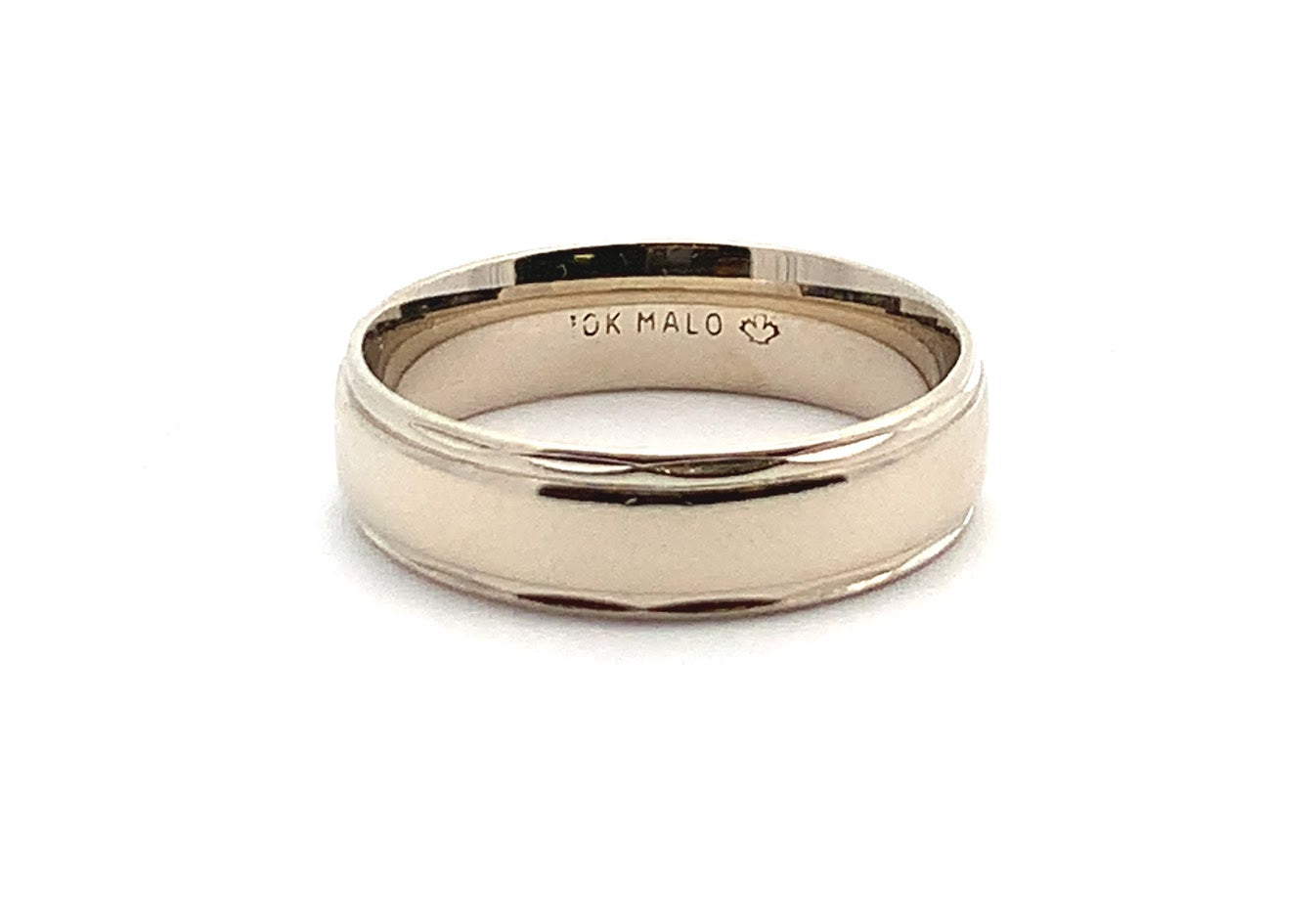 ESTATE COLLECTION: 10K WHITE GOLD WEDDING BAND 7MM WITH ENGRAVED CHANNEL - REPLACEMENT VALUE $1200.00
